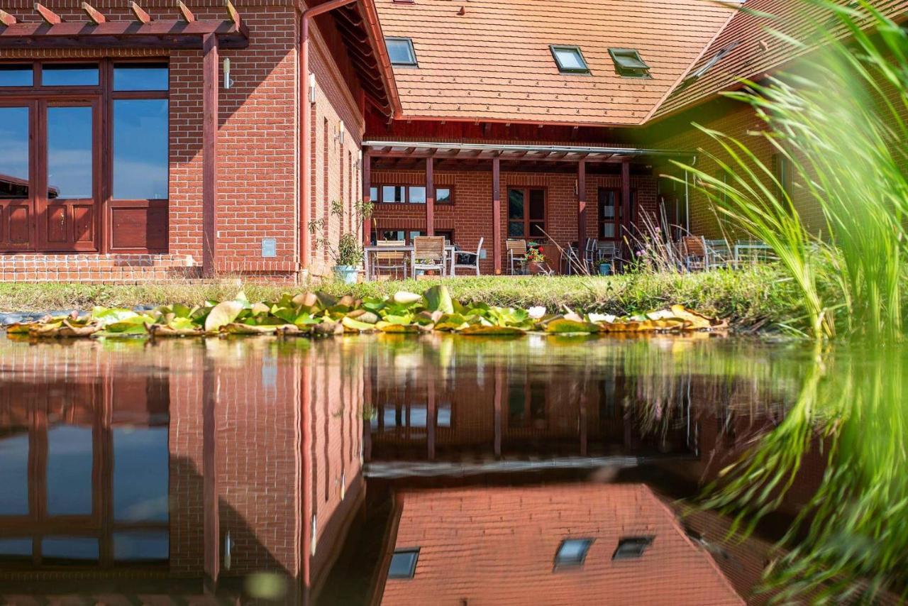 Naturpark Vendeghaz Alsoszolnok Exteriör bild